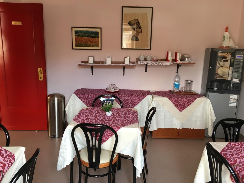 Hotel Facioni Pomezia Kültér fotó