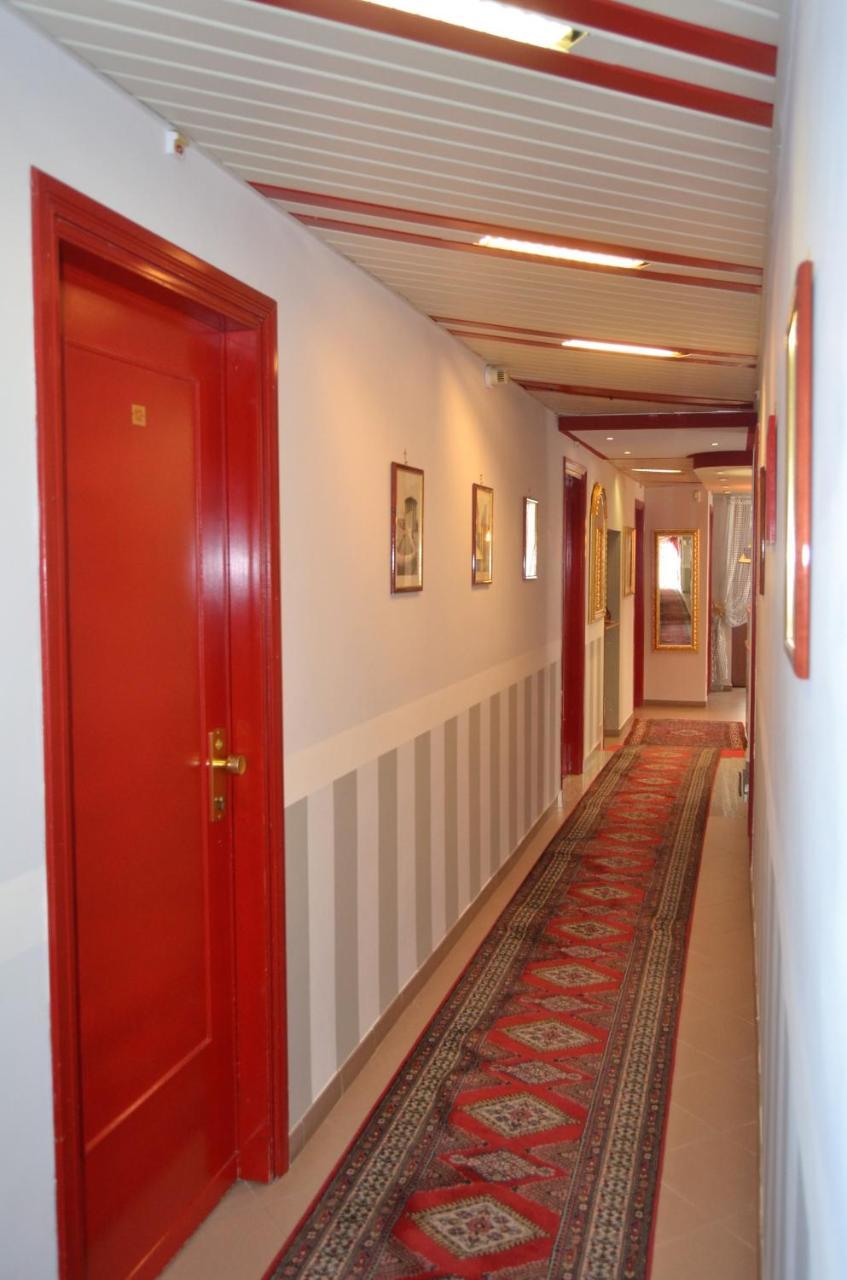 Hotel Facioni Pomezia Kültér fotó