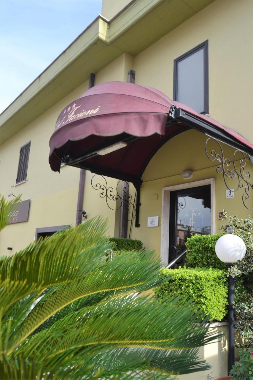 Hotel Facioni Pomezia Kültér fotó