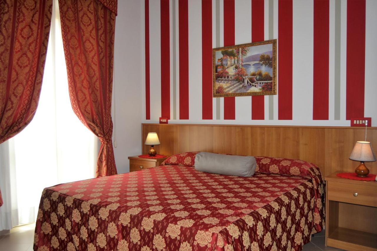 Hotel Facioni Pomezia Kültér fotó