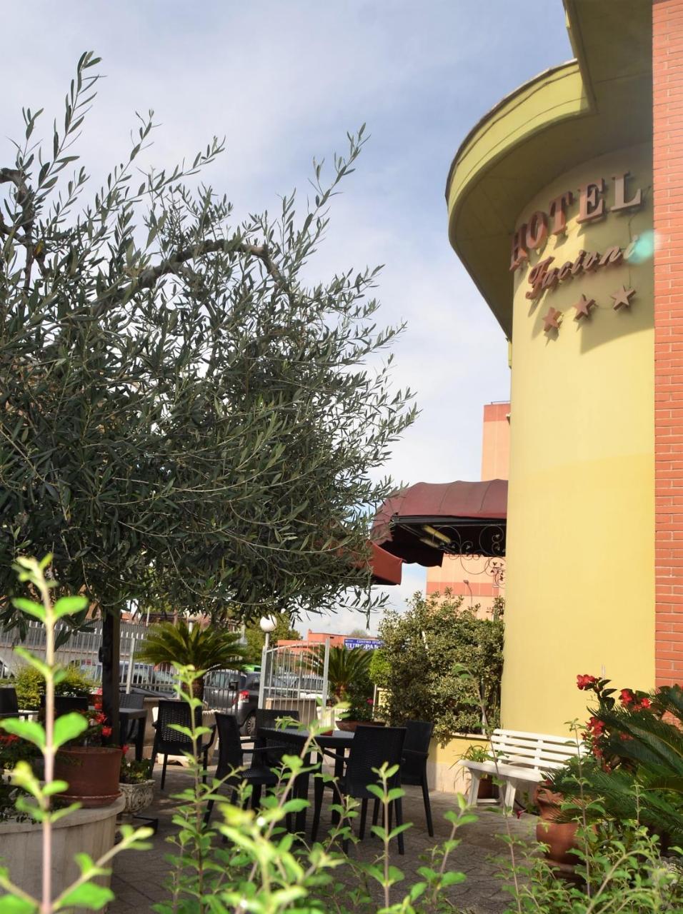 Hotel Facioni Pomezia Kültér fotó