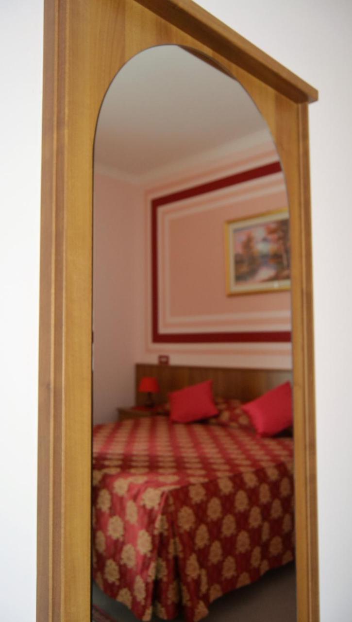 Hotel Facioni Pomezia Kültér fotó