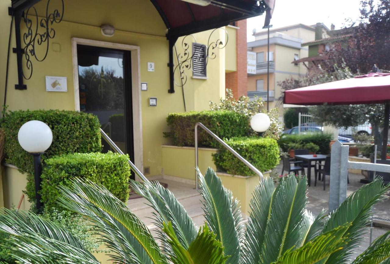 Hotel Facioni Pomezia Kültér fotó