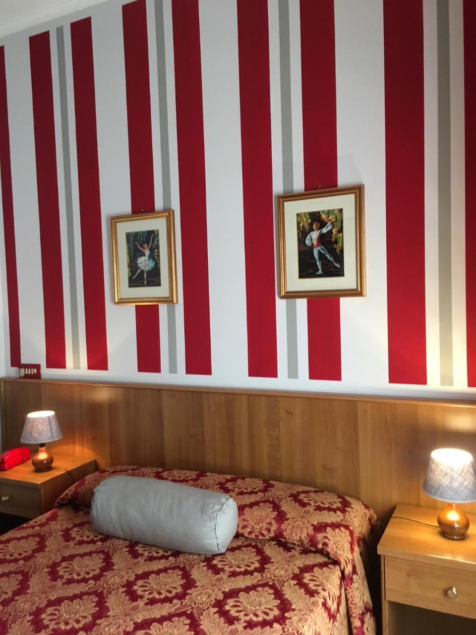 Hotel Facioni Pomezia Kültér fotó