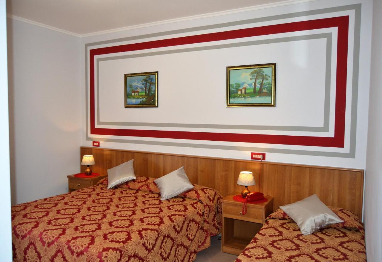 Hotel Facioni Pomezia Kültér fotó