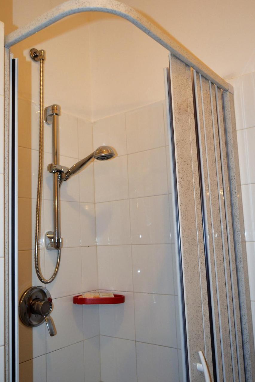 Hotel Facioni Pomezia Kültér fotó