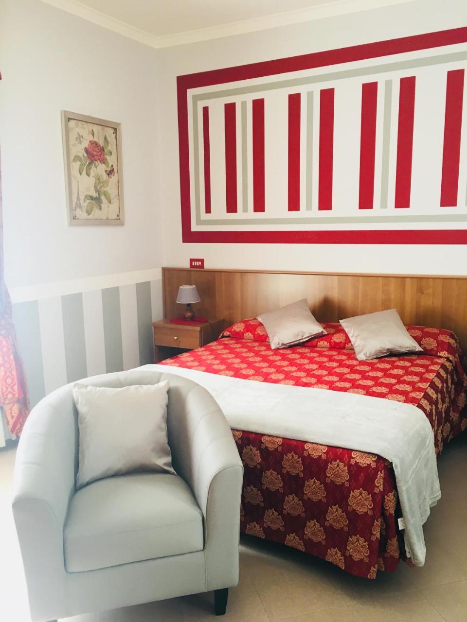 Hotel Facioni Pomezia Kültér fotó