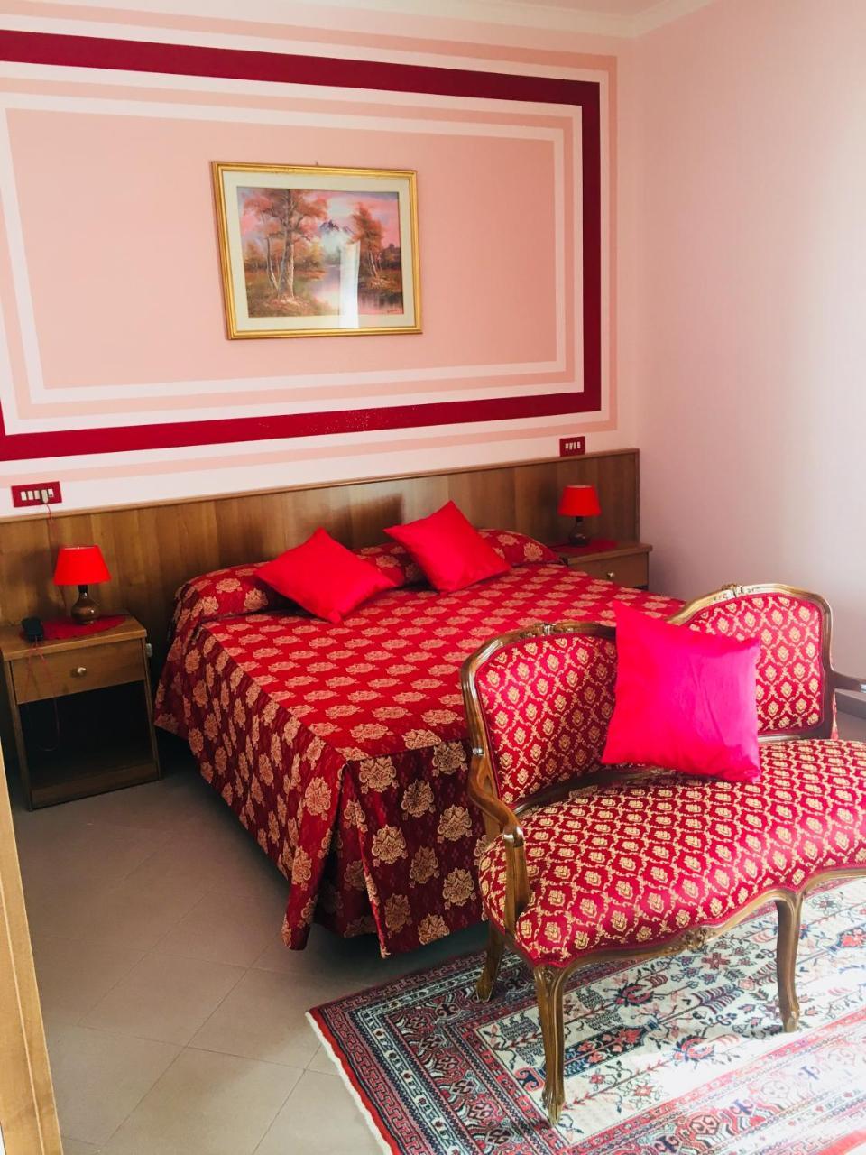 Hotel Facioni Pomezia Kültér fotó